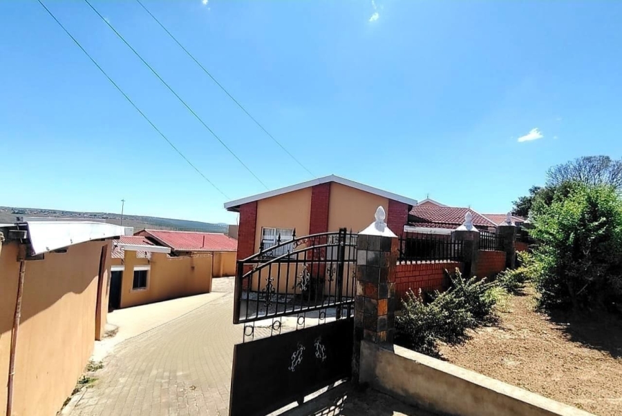 6 Bedroom Property for Sale in Zwelitsha Zone 6 Eastern Cape